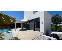 villa en Venta en Las Colinas Golf. ETRV-T2333