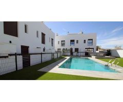 villa en Venta en Pilar De La Horadada. ETRV-T2441