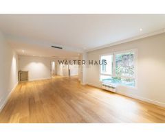 Chalet en alquiler con jardín y piscina en El Viso, Madrid.. EGYB-T655