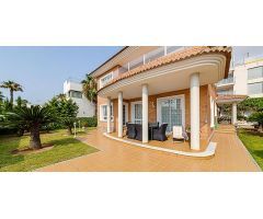 villa en Venta en Torrevieja. ETRV-T2498