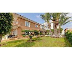 villa en Venta en Torrevieja. ETRV-T2498