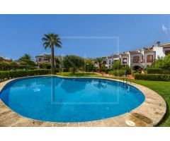 Gran casa de pueblo en venta en Javea. SISK-T105
