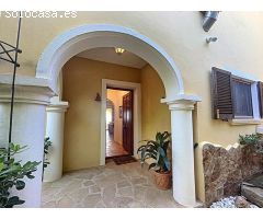 Villa en primera línea con vistas al mar. SISK-T120