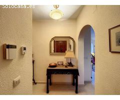 Villa con piscina comunitaria. SISK-T121