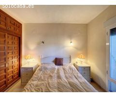 Villa con piscina comunitaria. SISK-T121