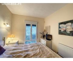 Villa con piscina comunitaria. SISK-T121