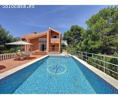 Villa con piscina privada. SISK-T125