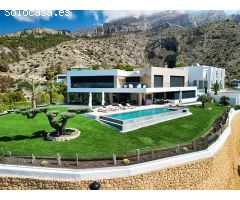 Moderna villa de lujo con vistas al mar y la montaña en Altea la Vella. SISK-T184