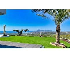Moderna villa de lujo con vistas al mar y la montaña en Altea la Vella. SISK-T184