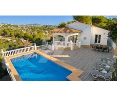 Exclusiva villa en venta en Moraira con impresionantes vistas abiertas.. SISK-T209