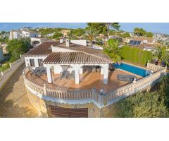 Villa en venta en Moraira, Costa Blanca.. SISK-T231