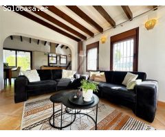 Villa en venta en Moraira, Costa Blanca.. SISK-T231