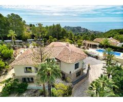 Chalet reformado con gran parcela y preciosas vistas al mar en Altea. SISK-T269