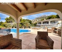 Chalet reformado con gran parcela y preciosas vistas al mar en Altea. SISK-T269