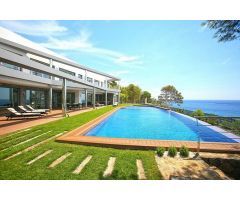 Villa de superlujo en primera linea del mar en Altea!. SISK-T28