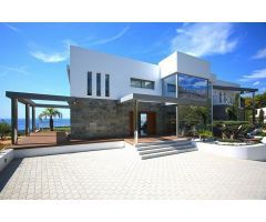 Villa de superlujo en primera linea del mar en Altea!. SISK-T28
