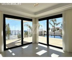 Villa Moderna en venta con vistas al mar en Moraira, Costa Blanca.. SISK-T313