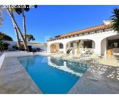 Casa en venta en Moraira de estilo mediterráneo en una sola planta.. SISK-T335