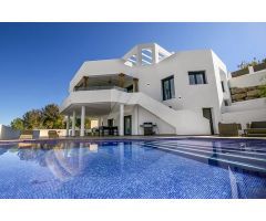 Villa de Lujo en venta en Javea, con vistas al Mar.. SISK-T53