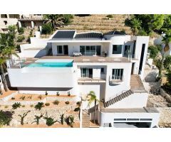 Villa de lujo a la venta en Altea con vistas panorámicas. SISK-T61