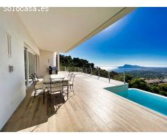 Villa de lujo a la venta en Altea con vistas panorámicas. SISK-T61