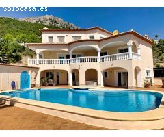 Villa de 6 dormitorios con apartamento de invitados en Calpe. SISK-T73