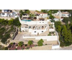 Chalet con vistas al mar en la Empedrola, Calpe, Costa Blanca.. SISK-T79