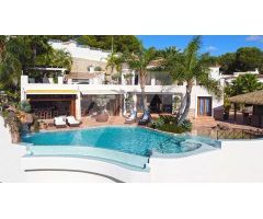 Chalet con vistas al mar en la Empedrola, Calpe, Costa Blanca.. SISK-T79