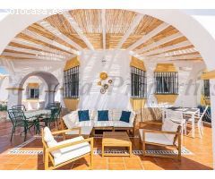 villa en Venta en Torrox. RLJO-T6410