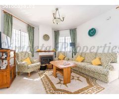 villa en Venta en Torrox. RLJO-T6410