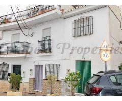 casa adosada en Venta en Torrox. RLJO-T6411