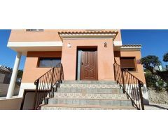 villa en Venta en Pinar De Campoverde. ETRV-T2540