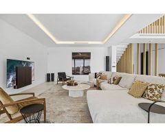 villa en Venta en Benahavis. LEPV-T4256