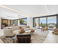 villa en Venta en Benahavis. LEPV-T4256