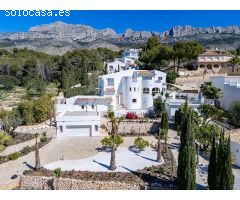 Exclusiva y Moderna villa en venta en Altea, Costa Blanca.. SISK-T404