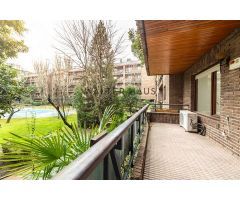 Piso en venta con terraza a reformar en Nueva España, Madrid.. EGYB-T693
