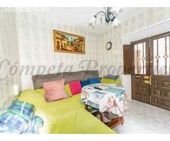 casa adosada en Venta en Cómpeta. RLJO-T6421