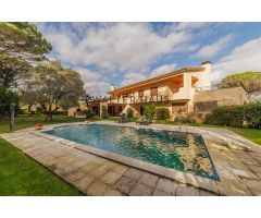 Chalet de lujo con piscina y pista de tenis en Santa Cristina d amp;apos;Aro, Costa Brava. EGYB-T696