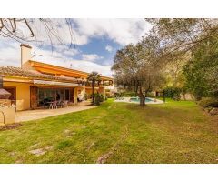 Chalet de lujo con piscina y pista de tenis en Santa Cristina d amp;apos;Aro, Costa Brava. EGYB-T696