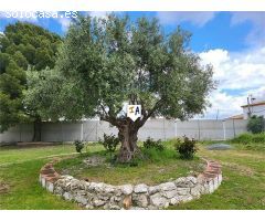 villa en Venta en Lora De Estepa. FQFR-T5612