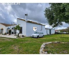 villa en Venta en Lora De Estepa. FQFR-T5612
