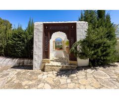 Maravilloso chalet con impresionantes vistas al mar y la montaña. MPQJ-T3090