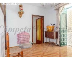 casa adosada en Venta en Archez. RLJO-T6427