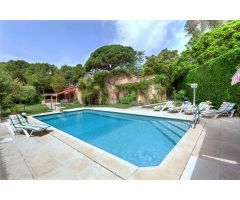 Encantadora casa independiente con jardín llano, piscina y apartamento anexo en Tamariu. XNVV-T973