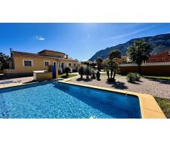 chalet en Venta en Denia. BCLW-T2915