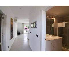 Apartamento de 2 dormitorios en Benissa Costa, con piscina comunitaria y bonitas vistas abiertas, a 