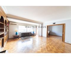 Piso en venta en Recoletos, Madrid.. EGYB-T701