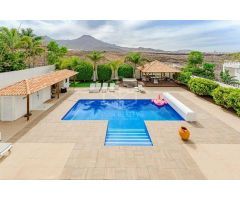 villa en Venta en Adeje. UEBZ-T1379