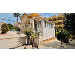 villa en Venta en Orihuela Costa. ETRV-T2917