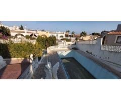 villa en Venta en Torrevieja. ETRV-T3016